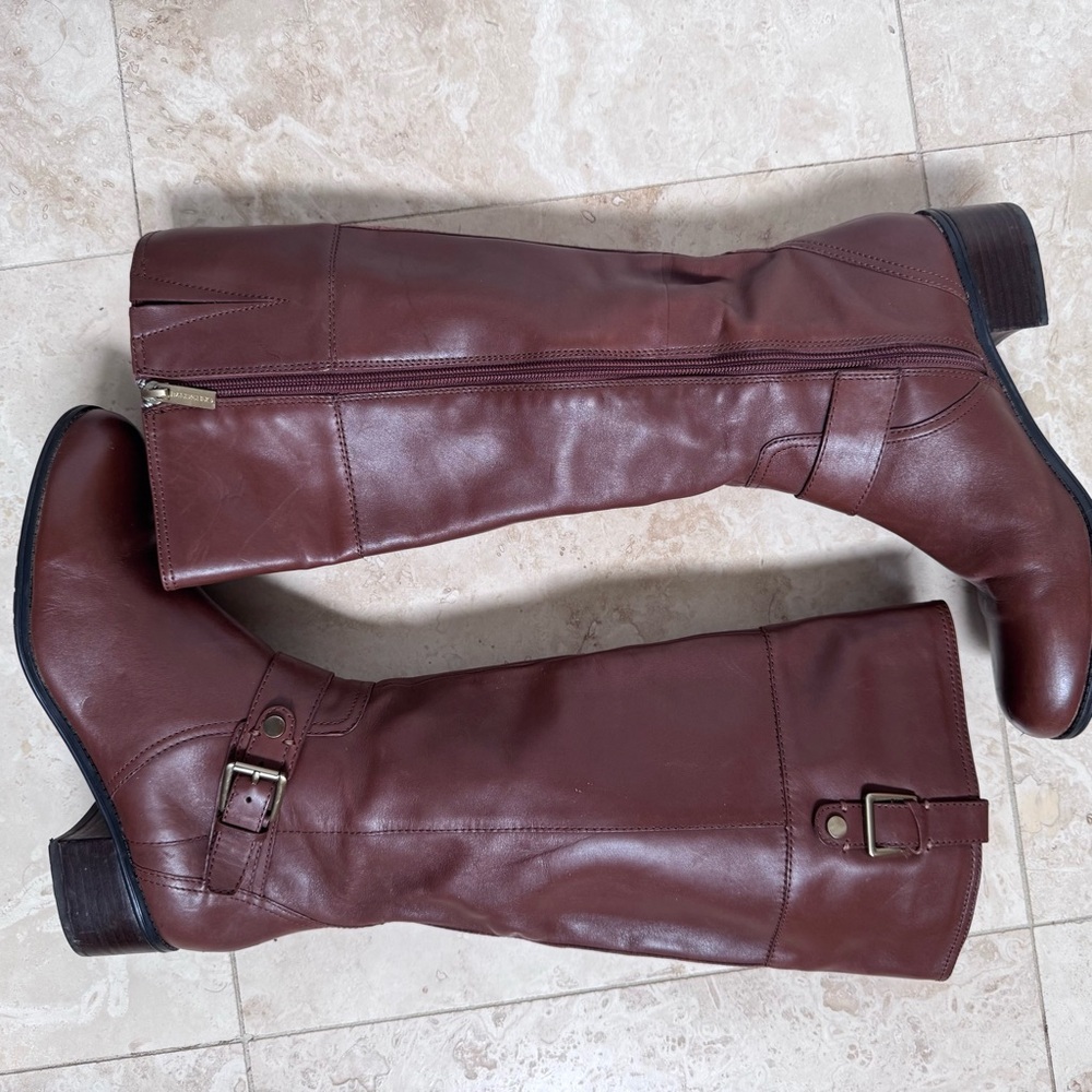 Bandolino Cranne Leather Boots - Picture 6 of 12
